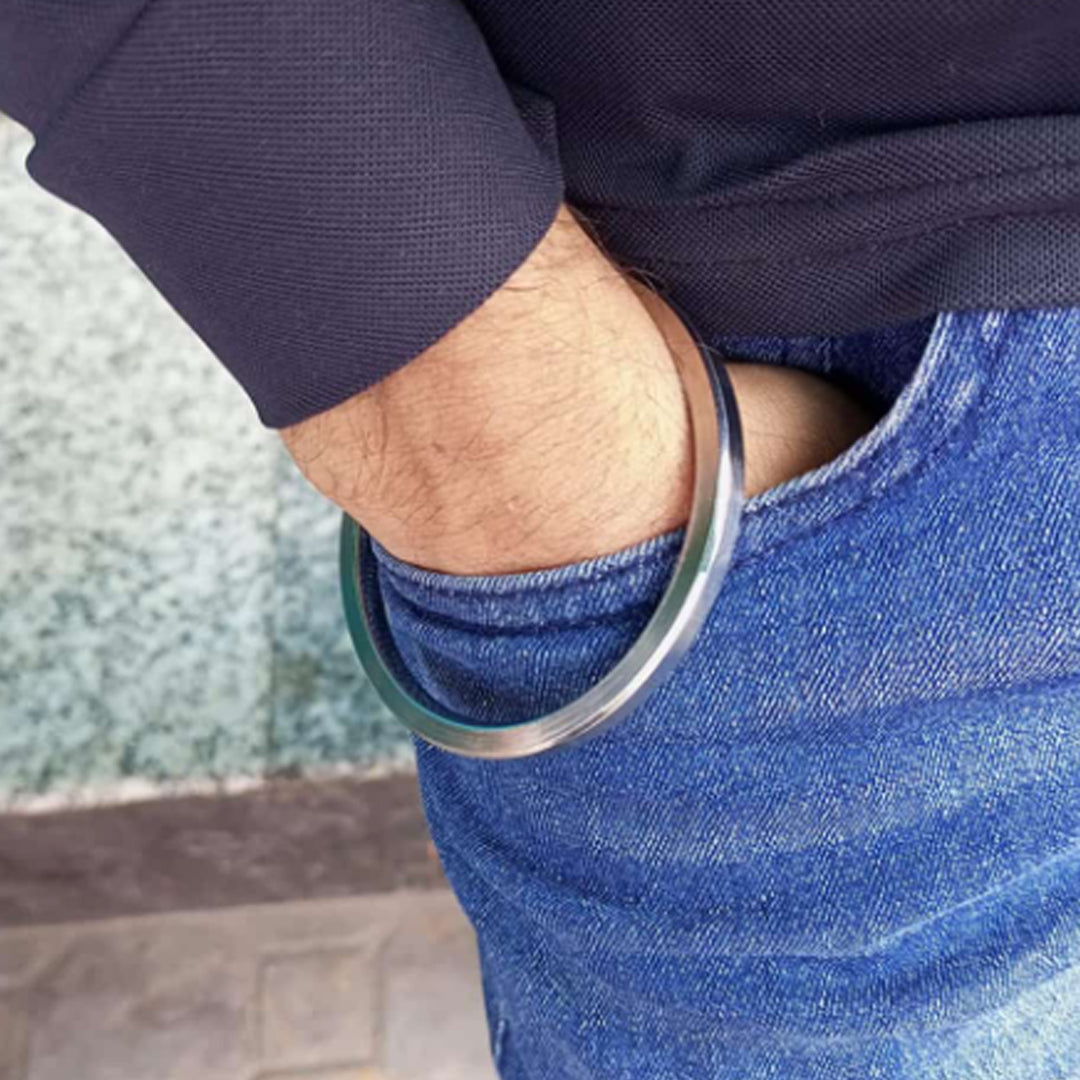 Mens Kada